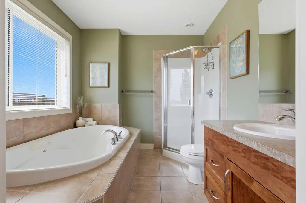 1605 Montgomery Way SE High River AB T1V 0B8