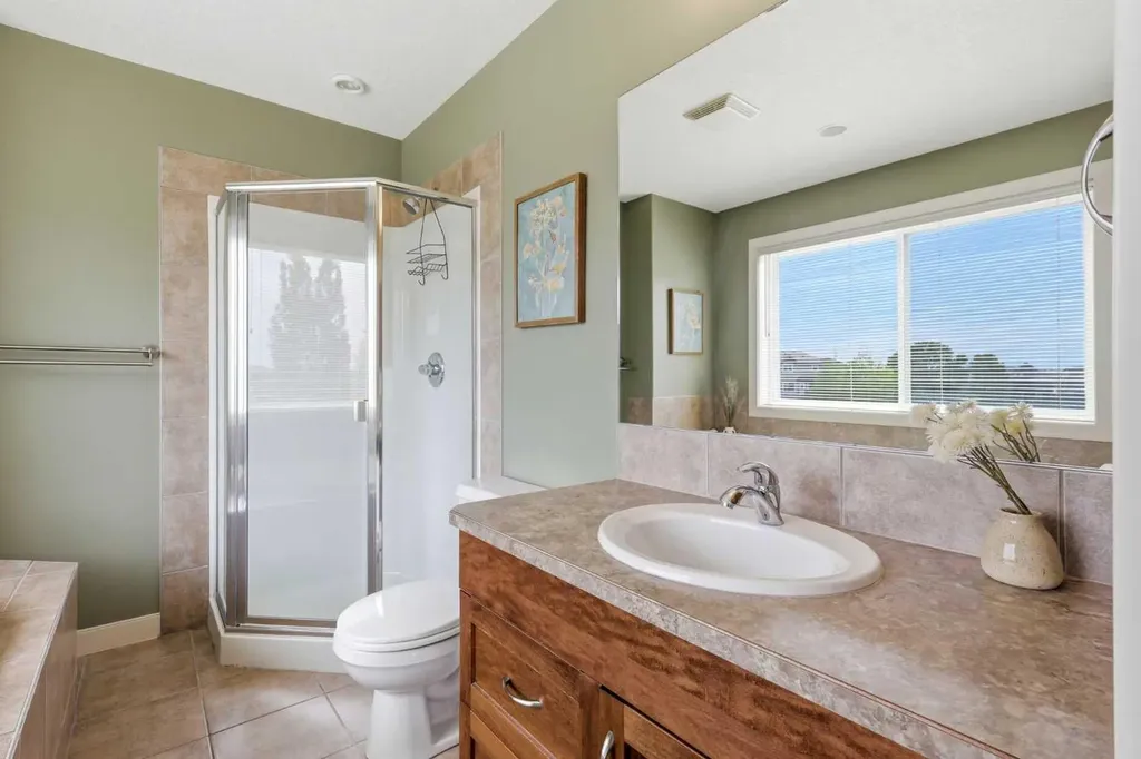 1605 Montgomery Way SE High River AB T1V 0B8