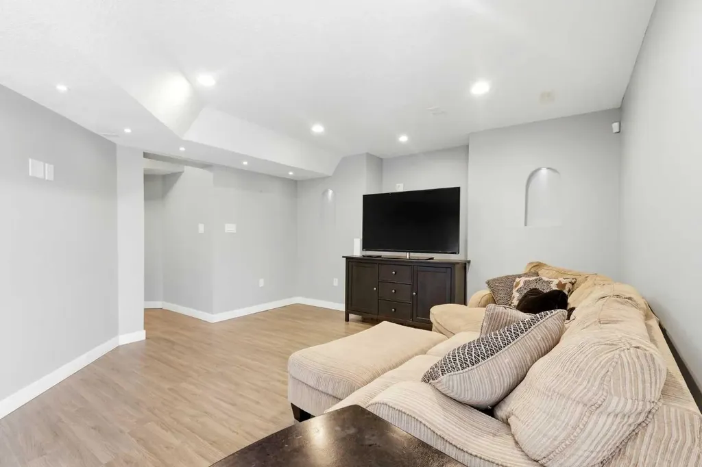 1605 Montgomery Way SE High River AB T1V 0B8