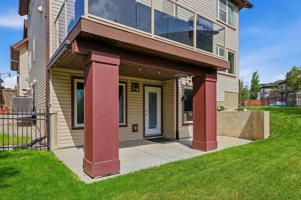 1605 Montgomery Way SE High River AB T1V 0B8