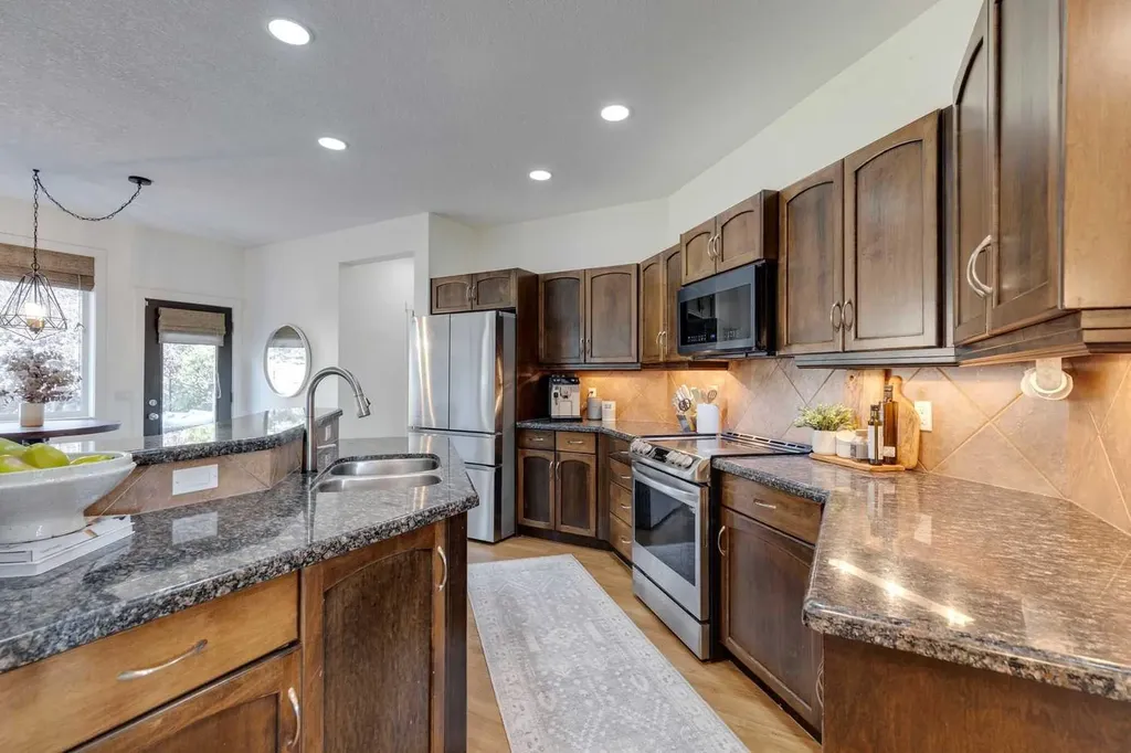 107 Aspen Stone Crescent SW Calgary AB T3H 5Y7