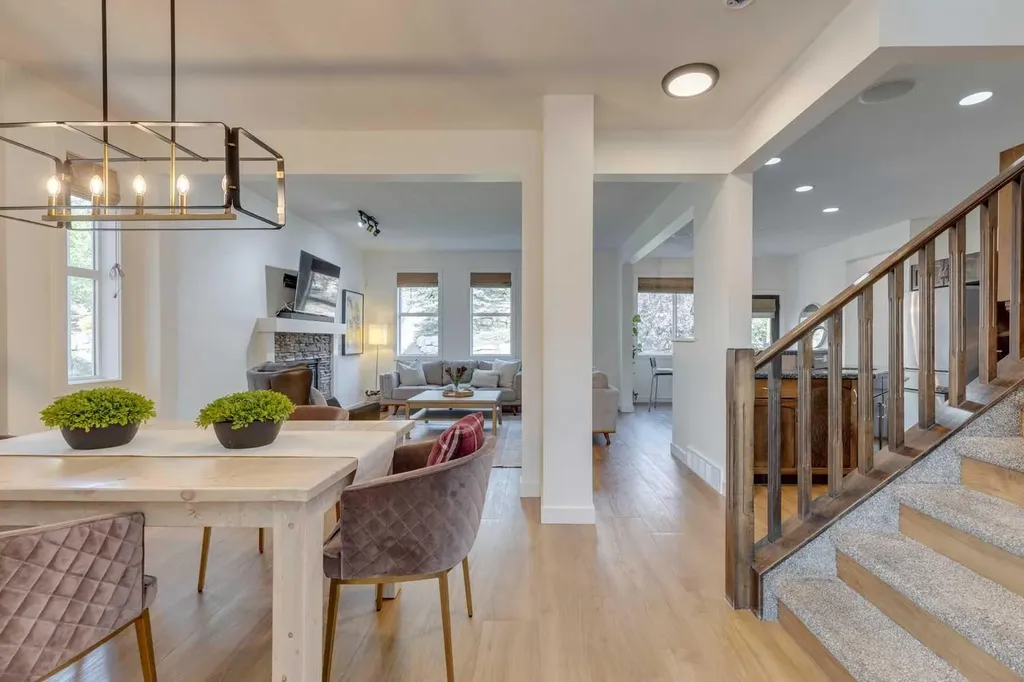 107 Aspen Stone Crescent SW Calgary AB T3H 5Y7