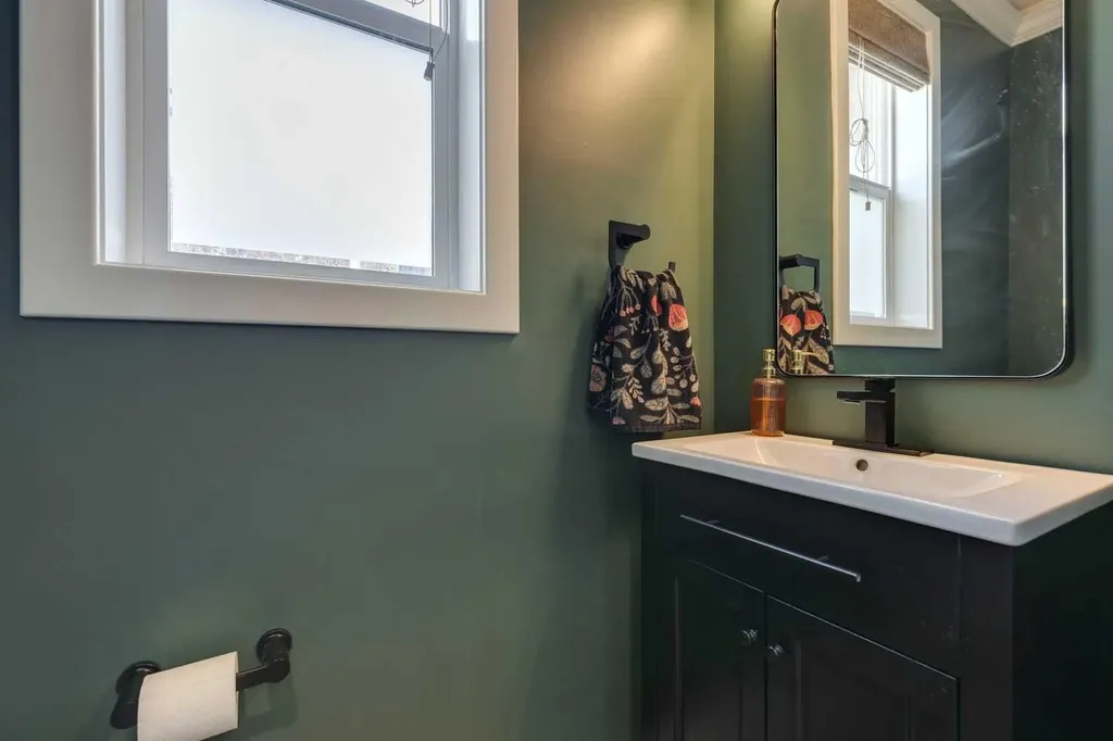107 Aspen Stone Crescent SW Calgary AB T3H 5Y7