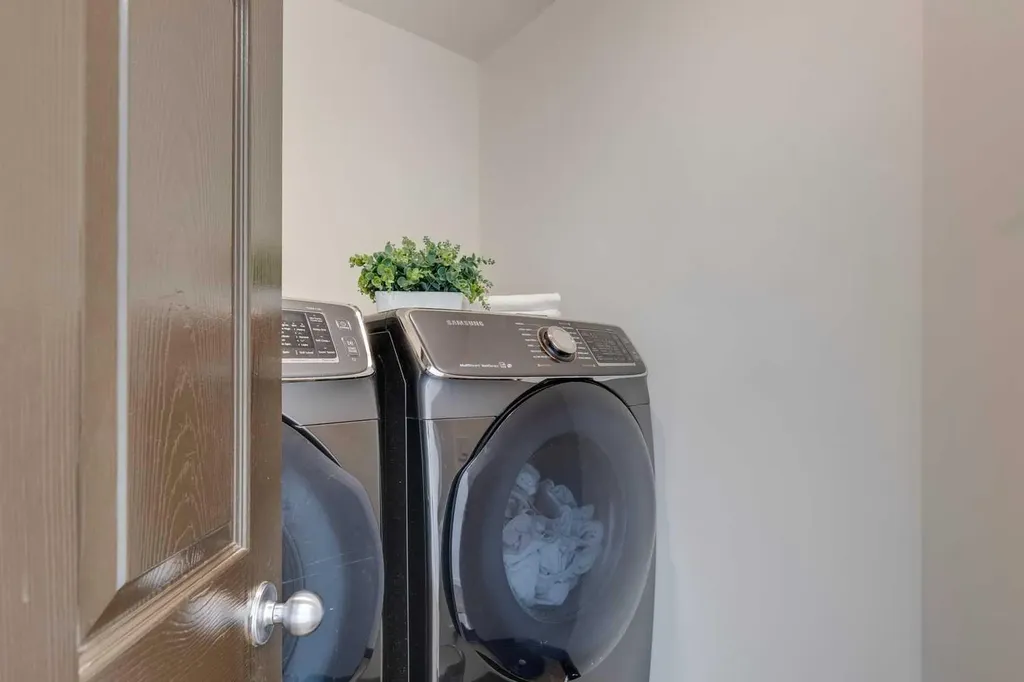 107 Aspen Stone Crescent SW Calgary AB T3H 5Y7