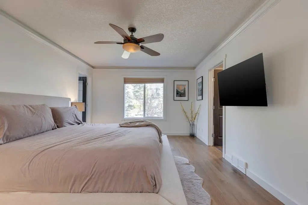 107 Aspen Stone Crescent SW Calgary AB T3H 5Y7