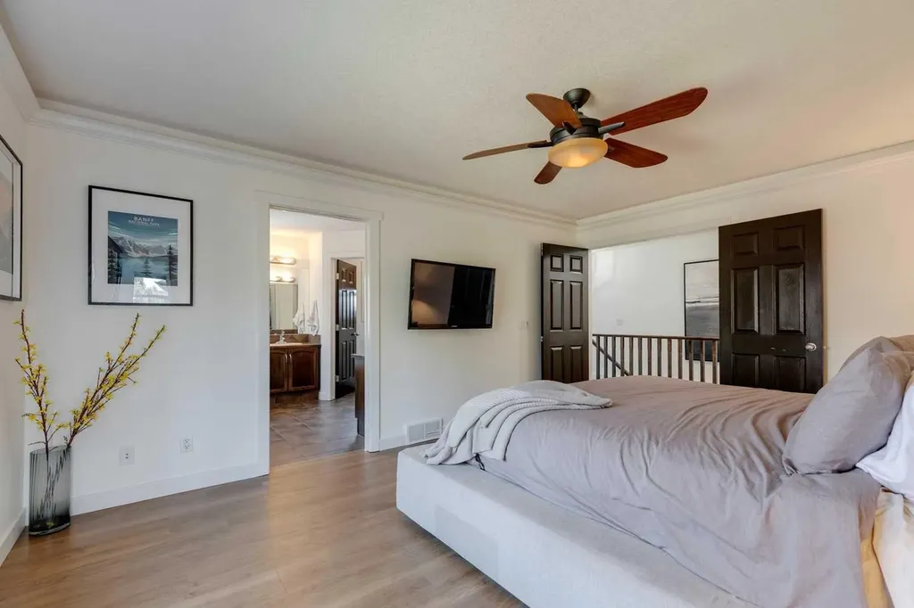 107 Aspen Stone Crescent SW Calgary AB T3H 5Y7