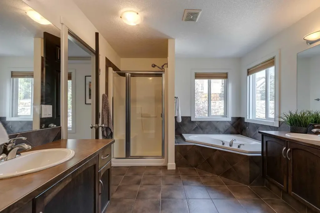 107 Aspen Stone Crescent SW Calgary AB T3H 5Y7