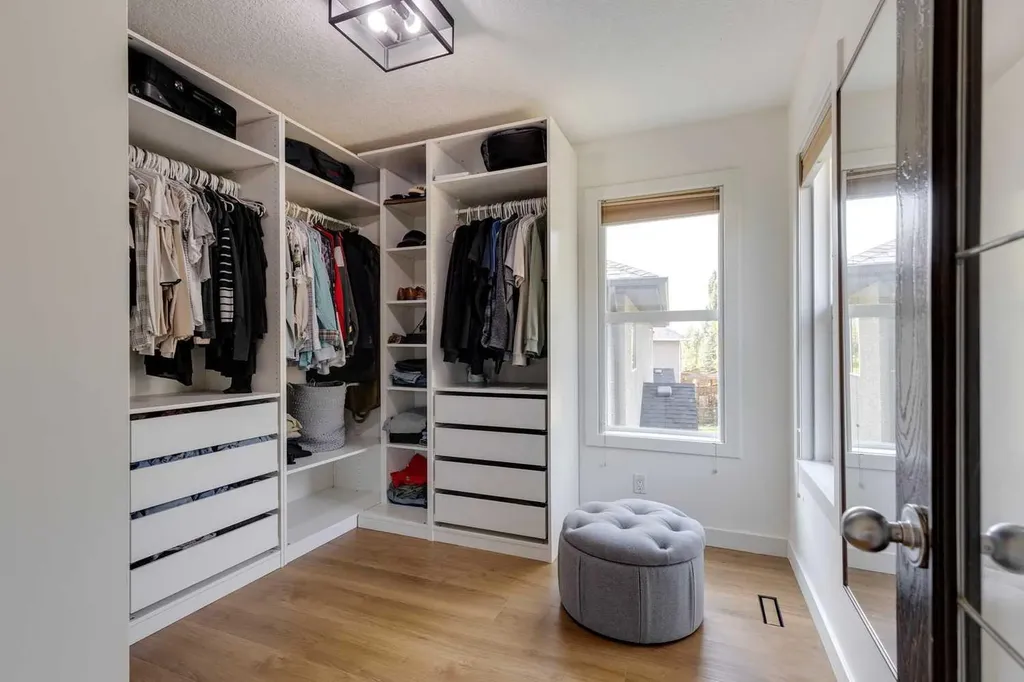 107 Aspen Stone Crescent SW Calgary AB T3H 5Y7