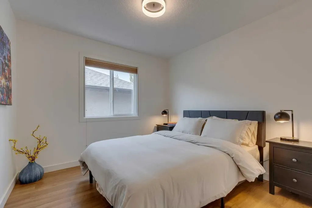 107 Aspen Stone Crescent SW Calgary AB T3H 5Y7