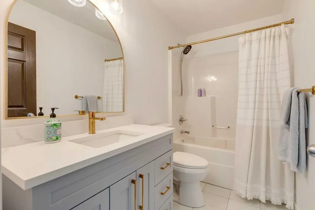 107 Aspen Stone Crescent SW Calgary AB T3H 5Y7