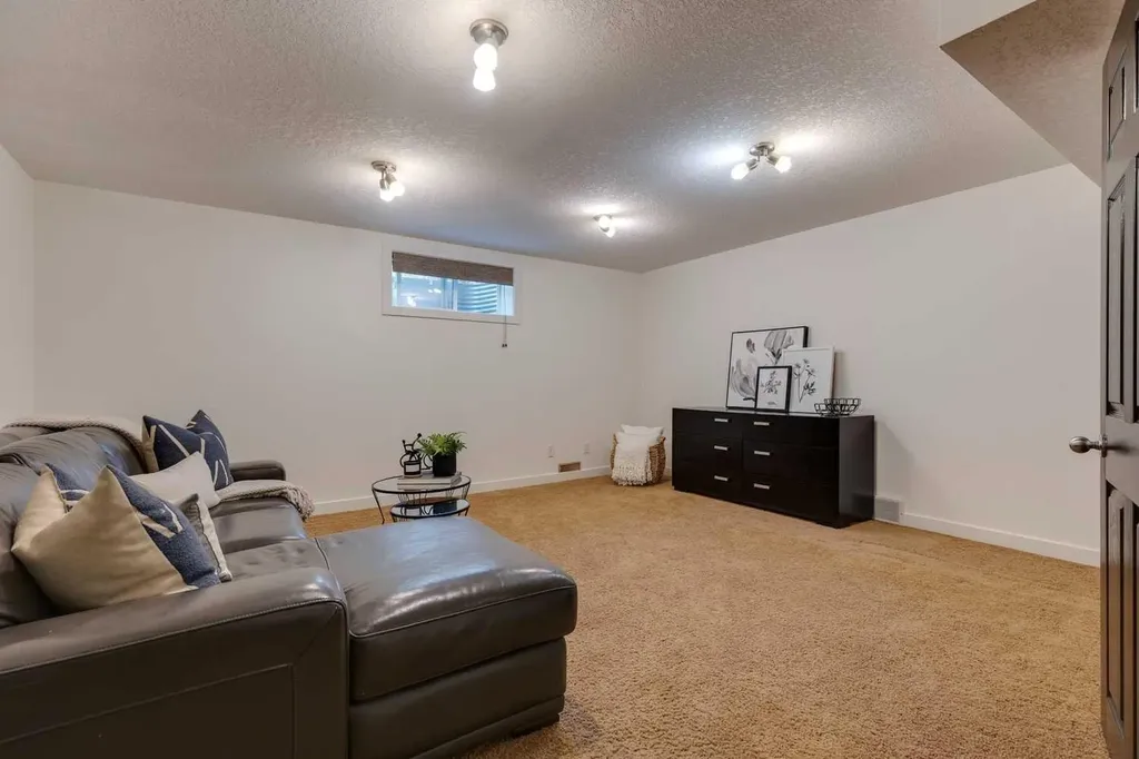 107 Aspen Stone Crescent SW Calgary AB T3H 5Y7