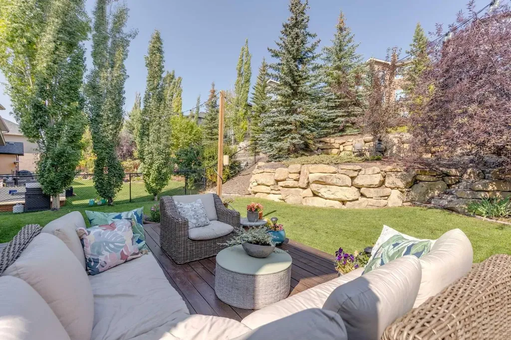107 Aspen Stone Crescent SW Calgary AB T3H 5Y7