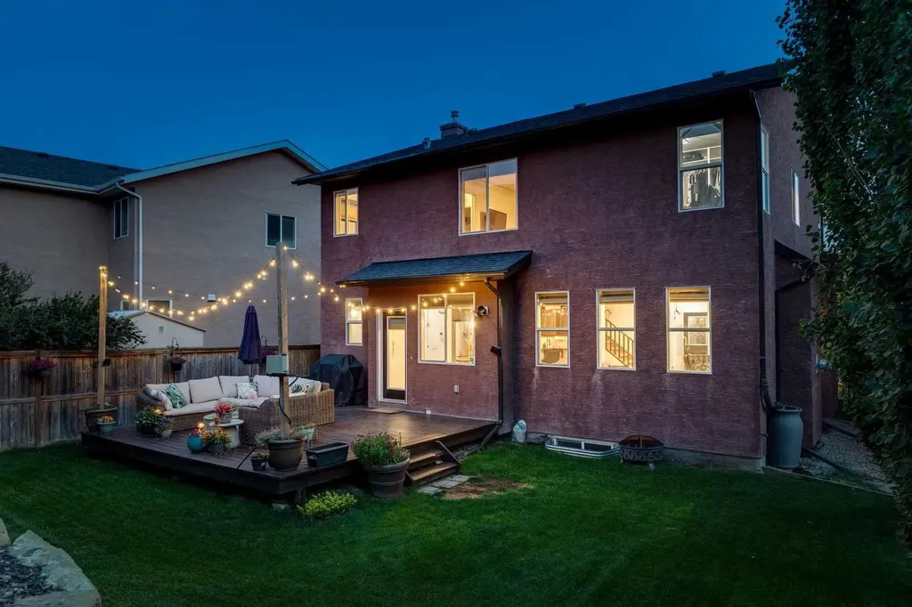 107 Aspen Stone Crescent SW Calgary AB T3H 5Y7