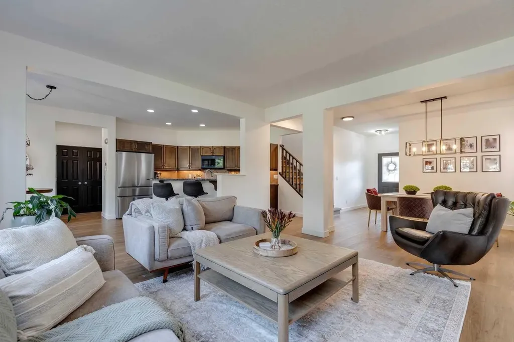 107 Aspen Stone Crescent SW Calgary AB T3H 5Y7