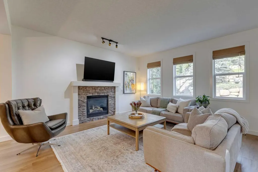 107 Aspen Stone Crescent SW Calgary AB T3H 5Y7