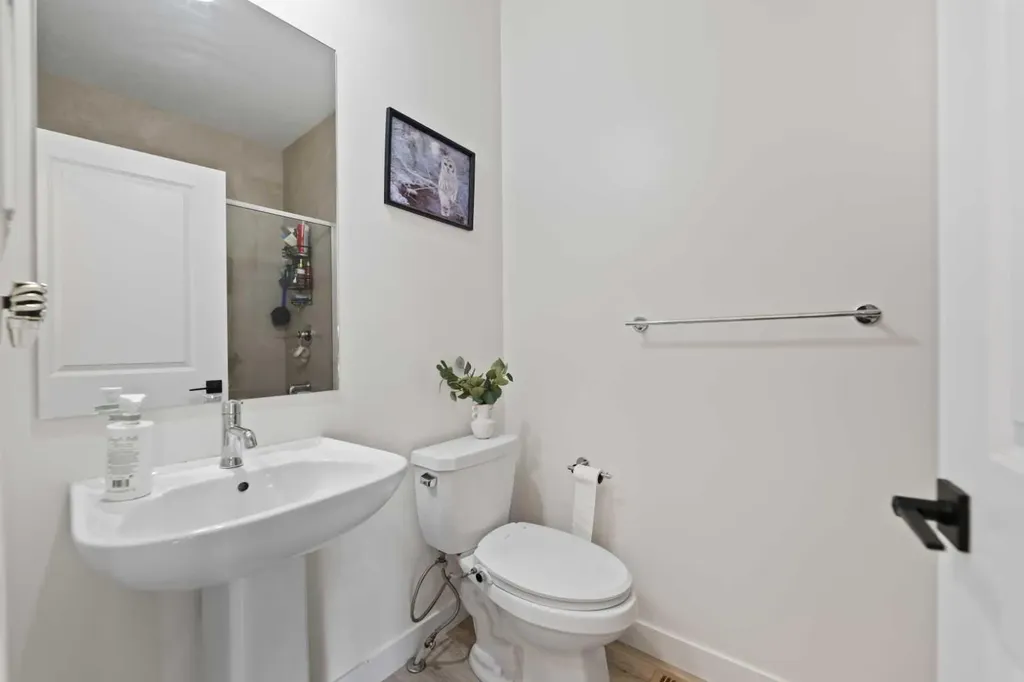312 Homestead Grove NE Calgary AB T3J 5R6