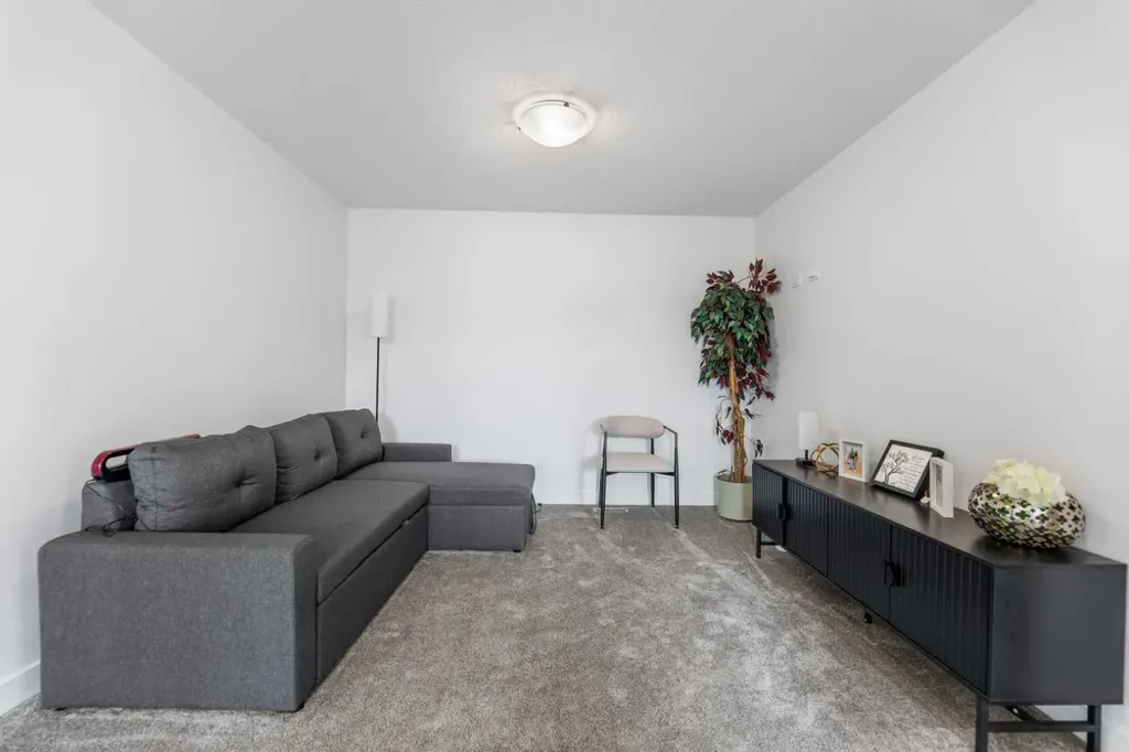 312 Homestead Grove NE Calgary AB T3J 5R6