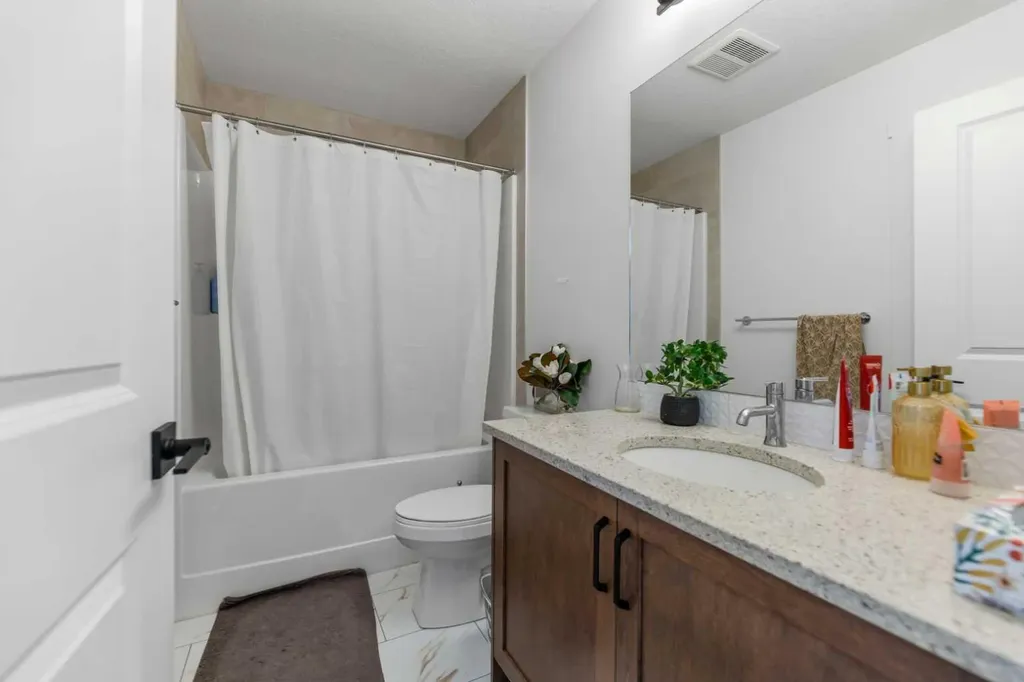 312 Homestead Grove NE Calgary AB T3J 5R6