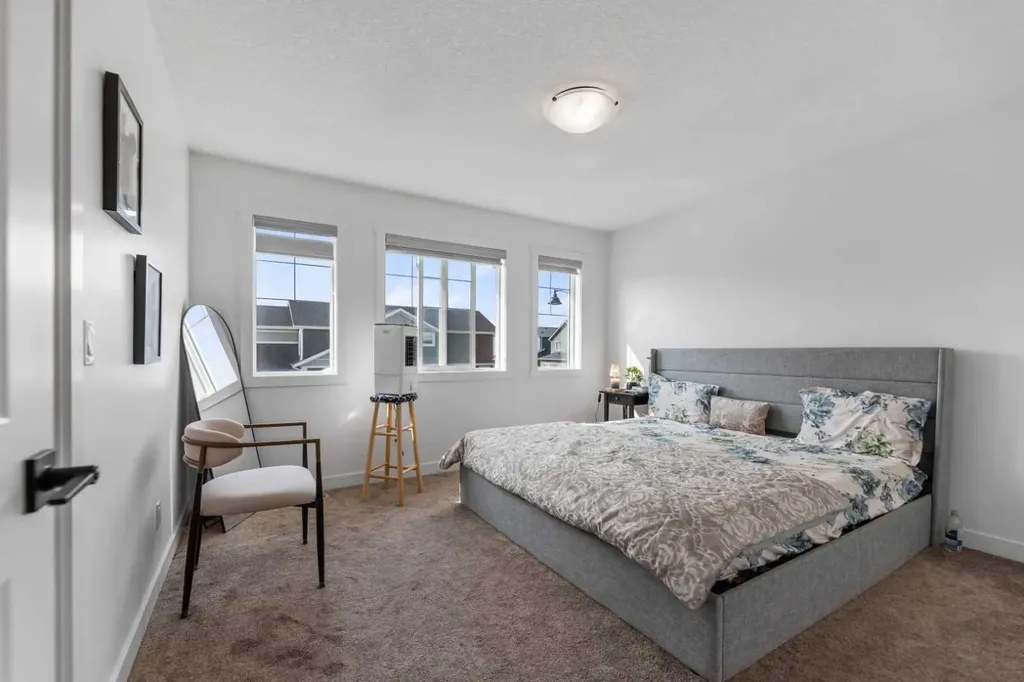 312 Homestead Grove NE Calgary AB T3J 5R6