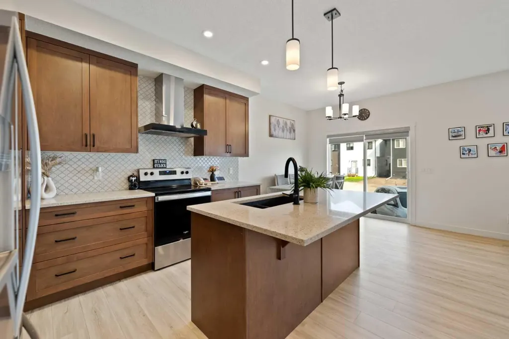 312 Homestead Grove NE Calgary AB T3J 5R6