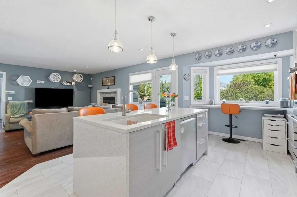 804 Downey Place Okotoks AB T1S 1H6