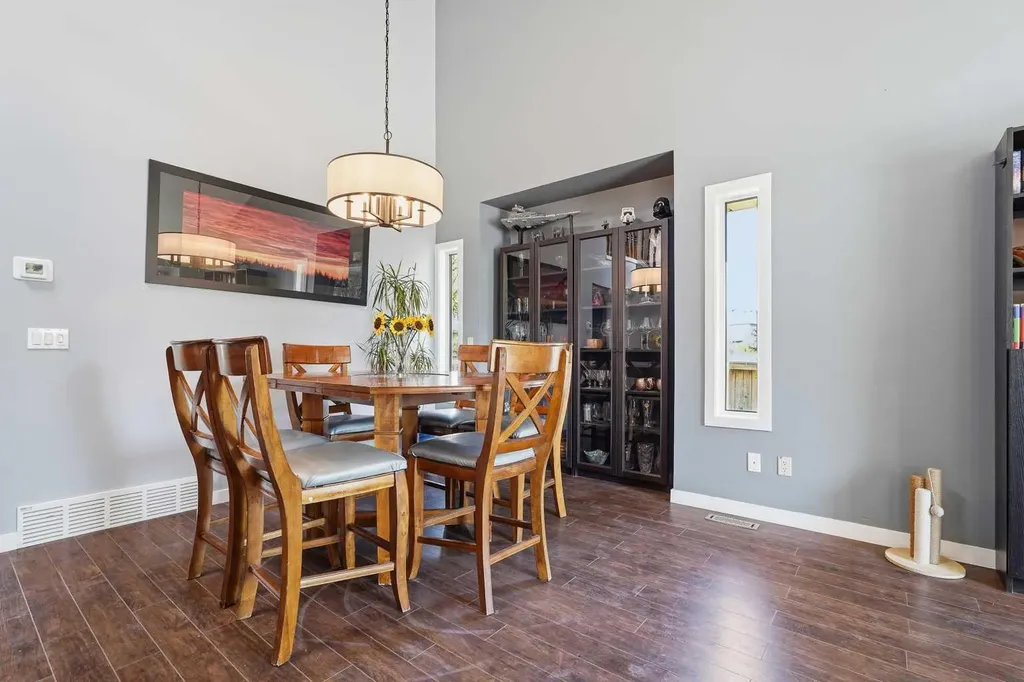 804 Downey Place Okotoks AB T1S 1H6