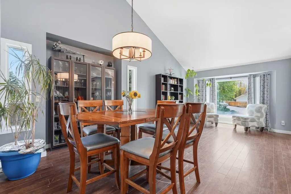 804 Downey Place Okotoks AB T1S 1H6