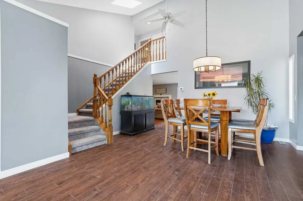804 Downey Place Okotoks AB T1S 1H6