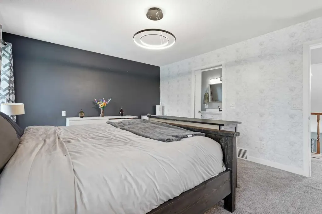 804 Downey Place Okotoks AB T1S 1H6