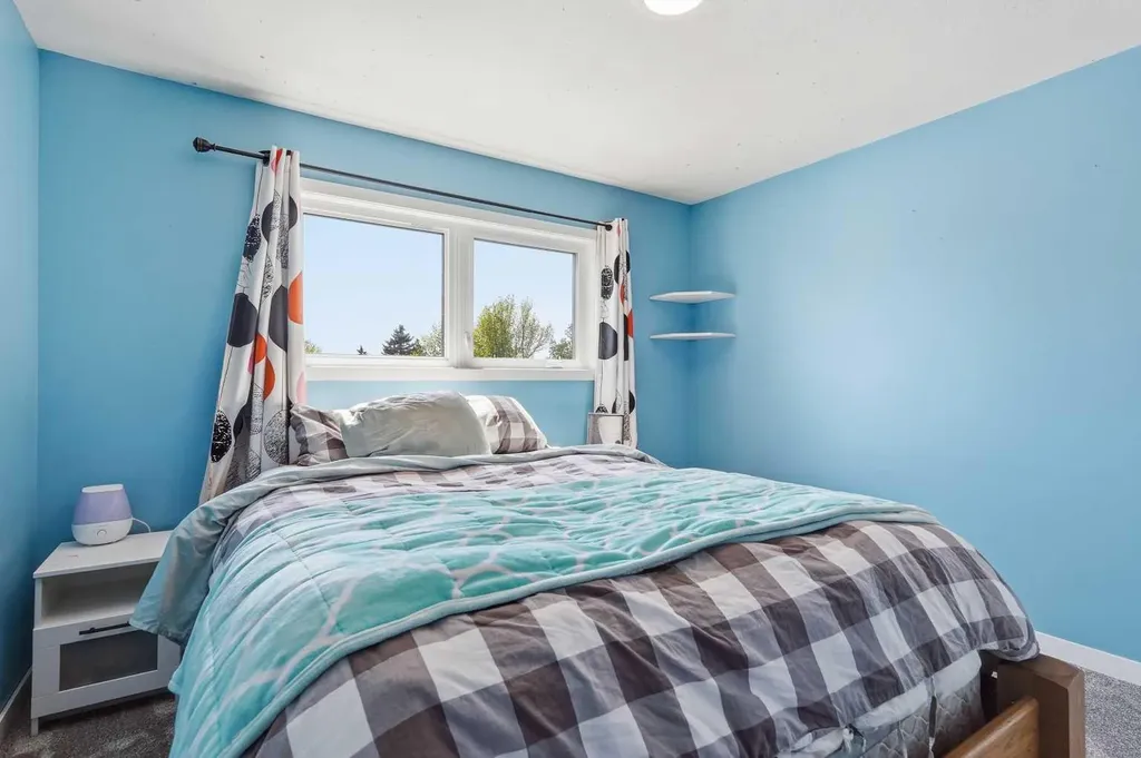 804 Downey Place Okotoks AB T1S 1H6