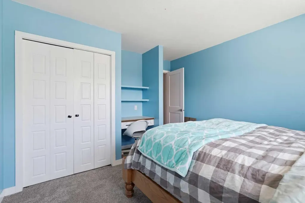 804 Downey Place Okotoks AB T1S 1H6