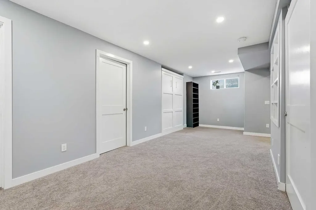 804 Downey Place Okotoks AB T1S 1H6
