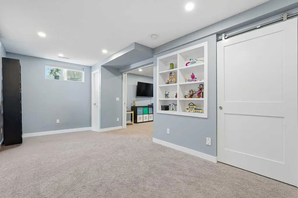 804 Downey Place Okotoks AB T1S 1H6