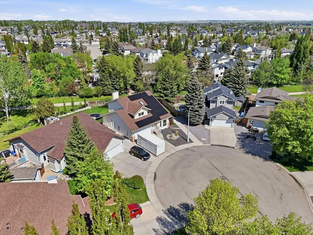 804 Downey Place Okotoks AB T1S 1H6