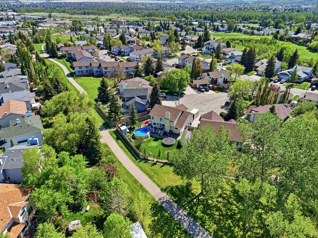 804 Downey Place Okotoks AB T1S 1H6