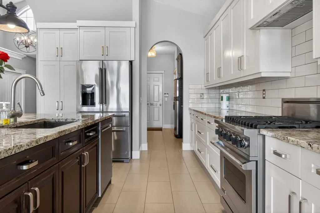 158 Hidden Creek Heights NW Calgary AB T3A 6K9