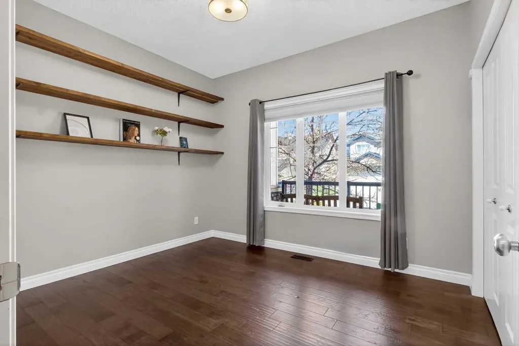 158 Hidden Creek Heights NW Calgary AB T3A 6K9