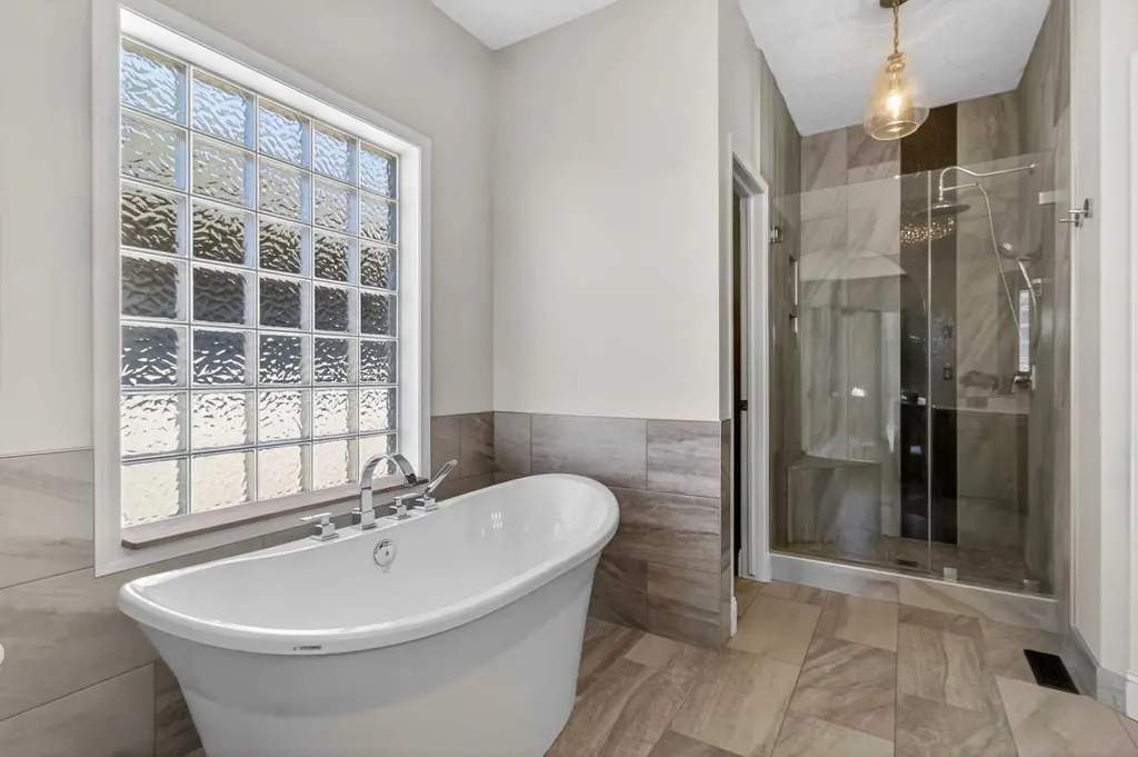 158 Hidden Creek Heights NW Calgary AB T3A 6K9
