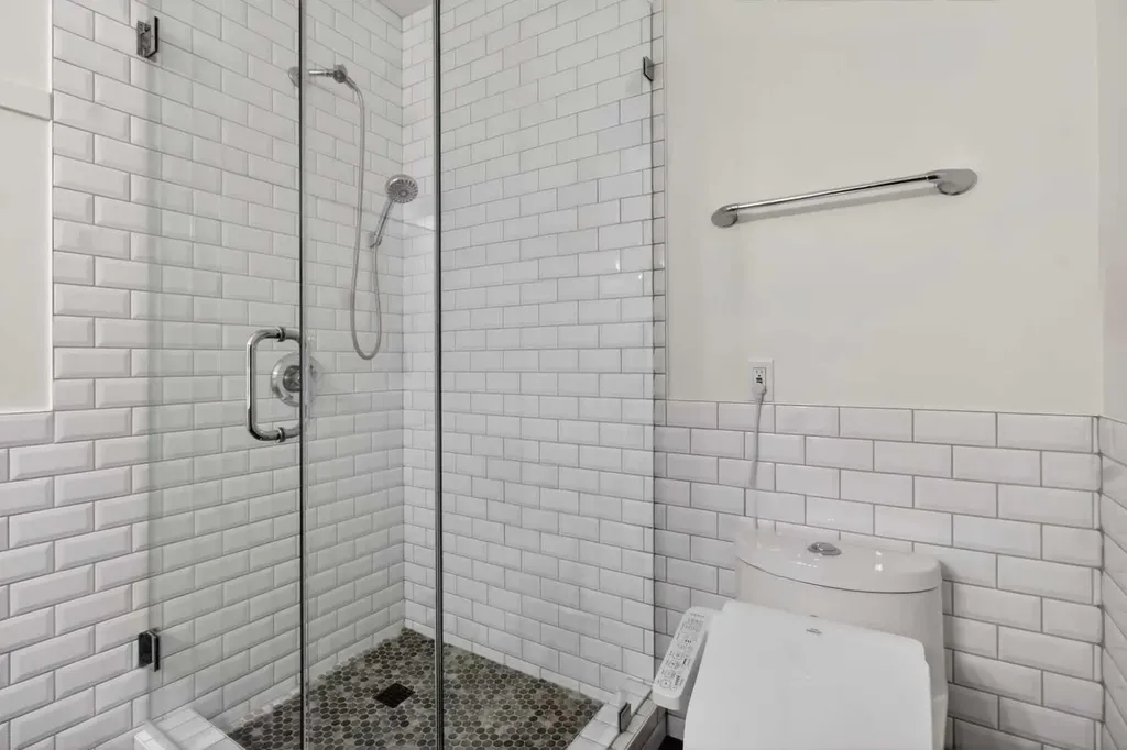 158 Hidden Creek Heights NW Calgary AB T3A 6K9