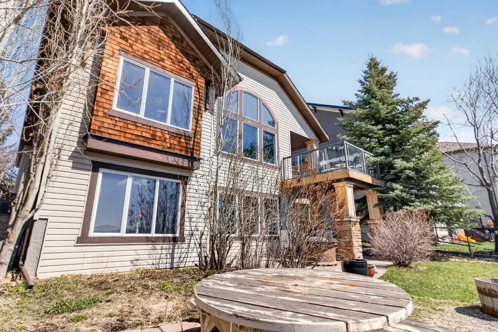 158 Hidden Creek Heights NW Calgary AB T3A 6K9