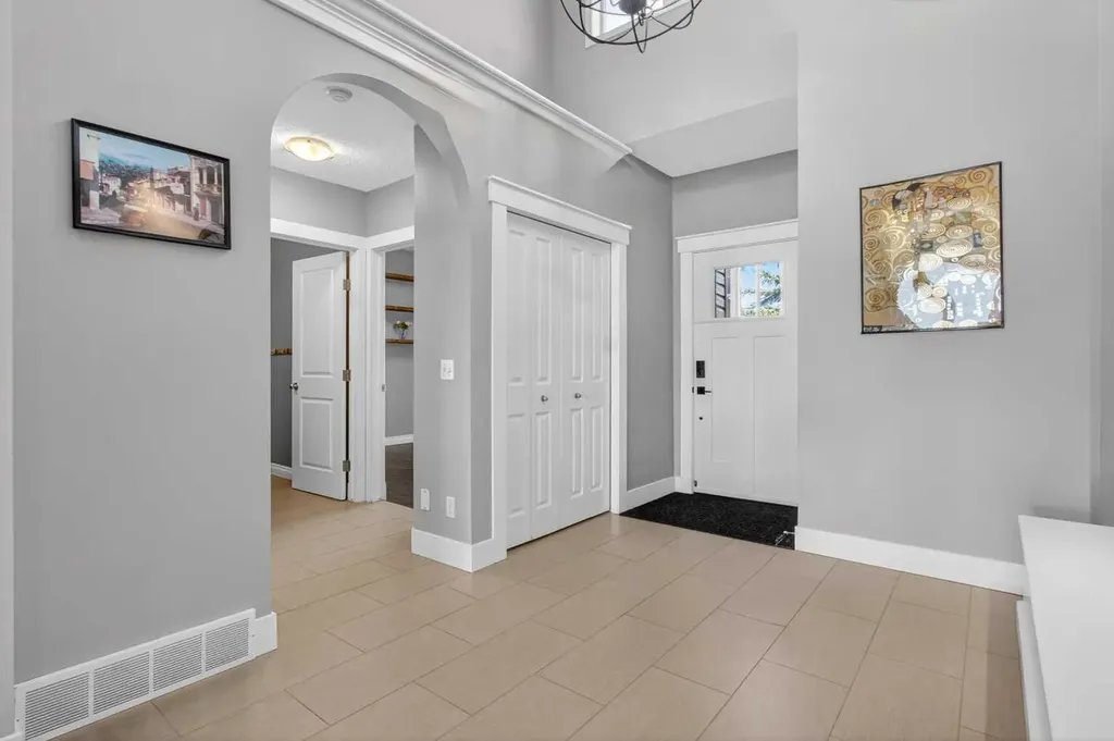 158 Hidden Creek Heights NW Calgary AB T3A 6K9