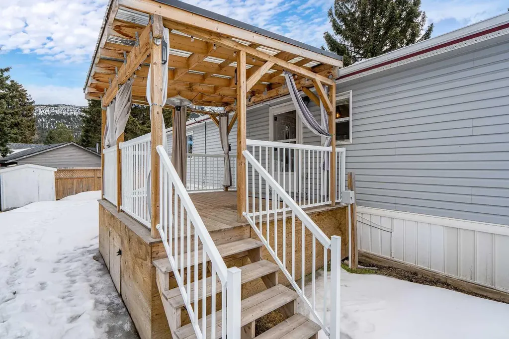 1605 129 Street Blairmore AB T0K 0E0