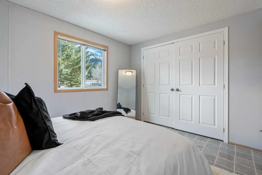 1605 129 Street Blairmore AB T0K 0E0