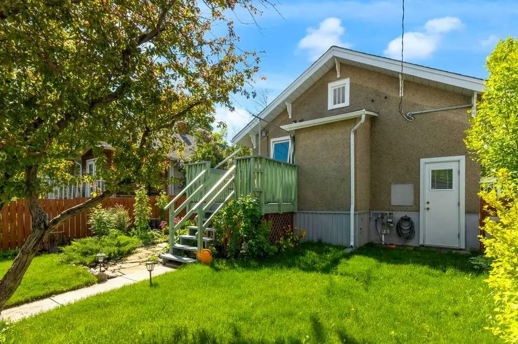 326 8 Avenue NE Calgary AB T2E 0P9