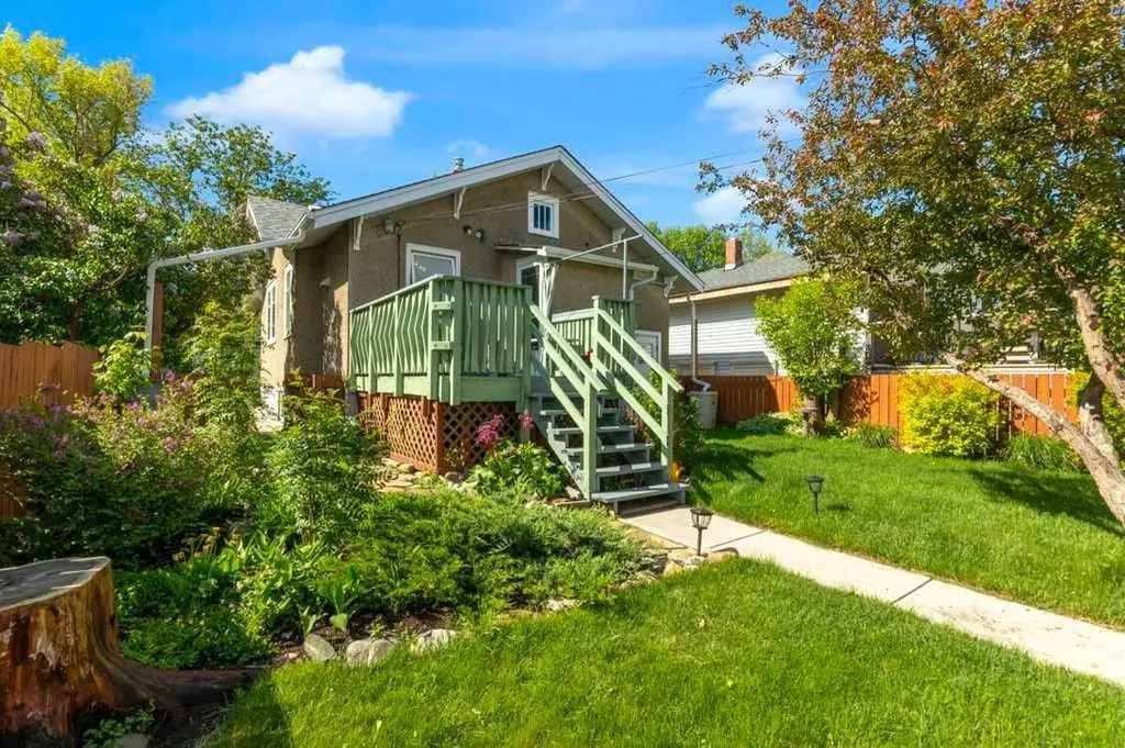 326 8 Avenue NE Calgary AB T2E 0P9