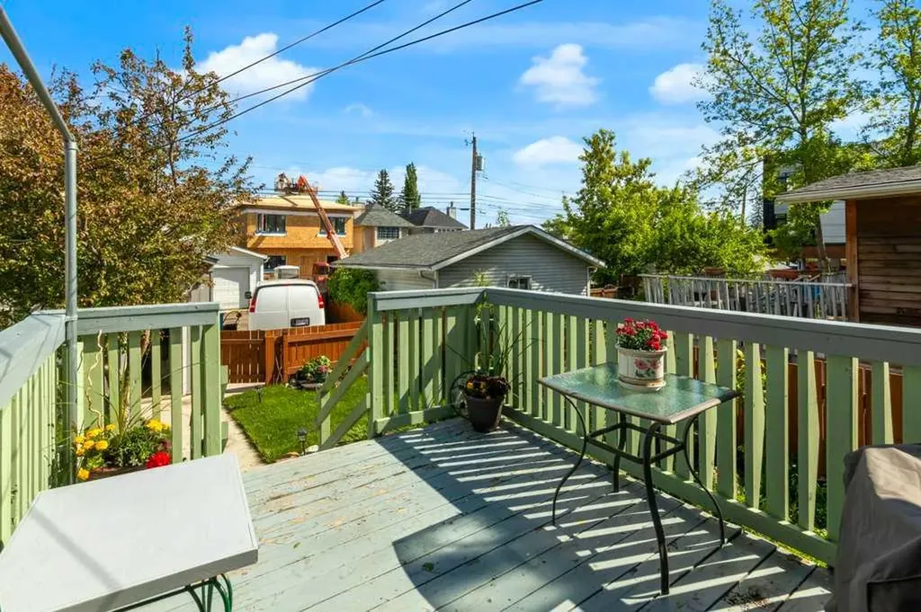 326 8 Avenue NE Calgary AB T2E 0P9