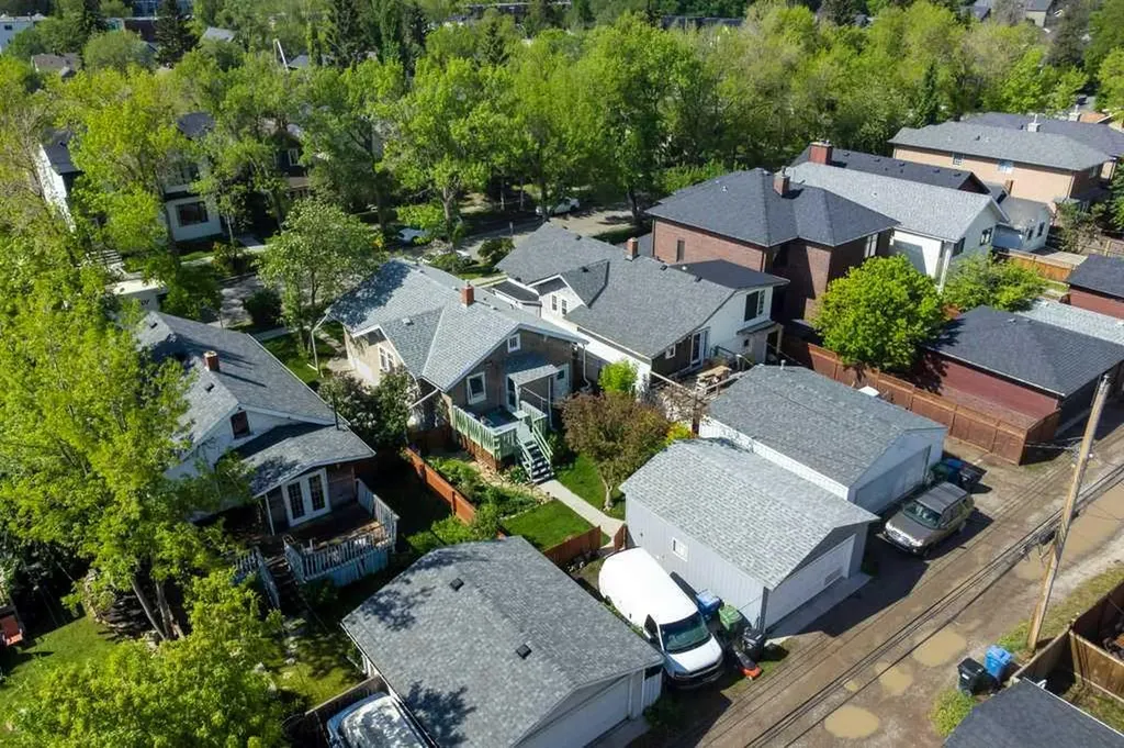 326 8 Avenue NE Calgary AB T2E 0P9