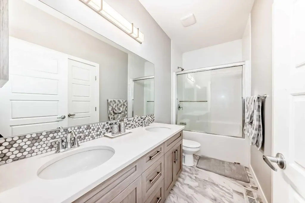 190 Coopersfield Way SW Airdrie AB T4b 4k7