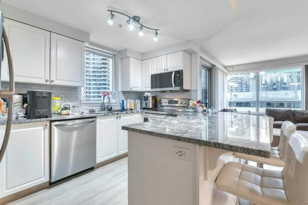683 10 Street SW Calgary AB T2P 5G3