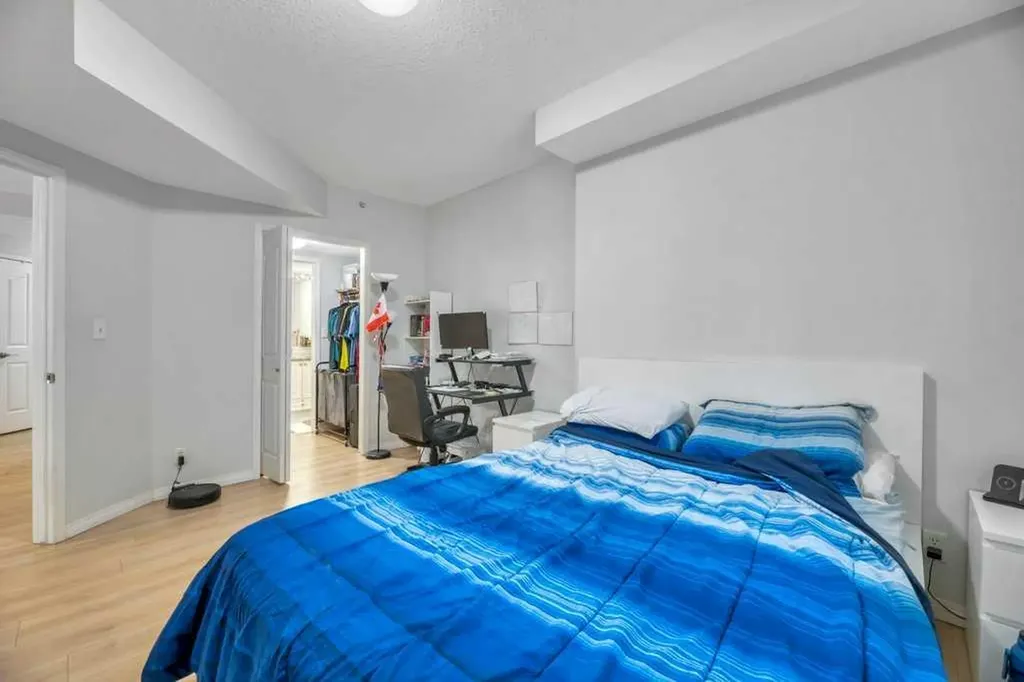 683 10 Street SW Calgary AB T2P 5G3